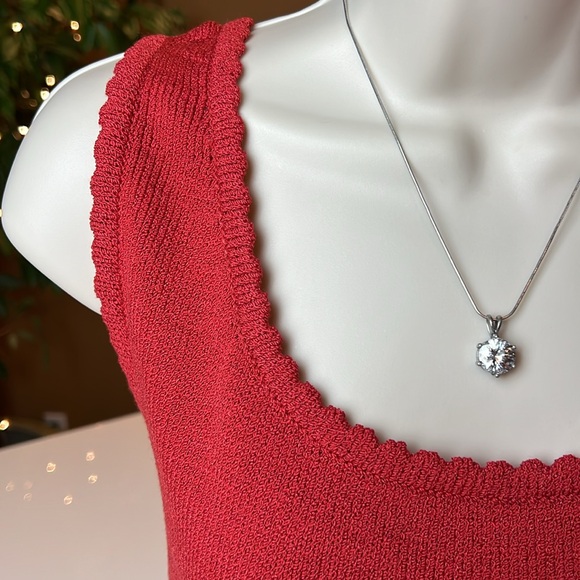 ❤️ST. JOHN KNIT RED KNIT TANK STYLE TOP SIZE MEDIUM❤️ - Picture 5 of 13